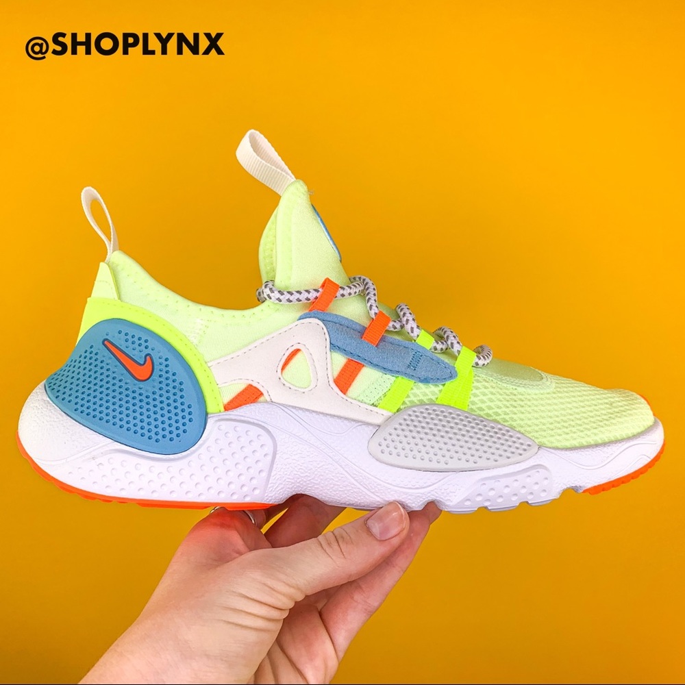 Nike Huarache Rare Special Edition Sneaker - Picture 3 of 8